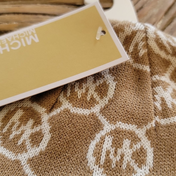 New Michael KORS winter hat torque great gift - Picture 2 of 3